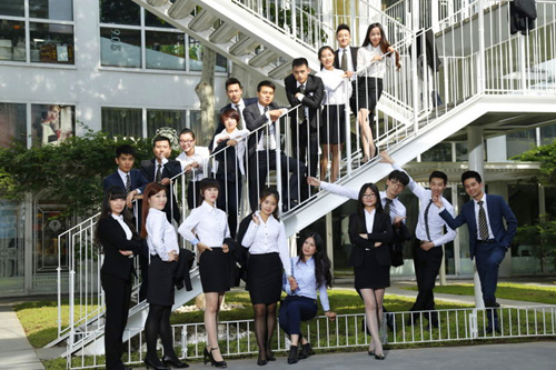 遠行地產定制職業裝